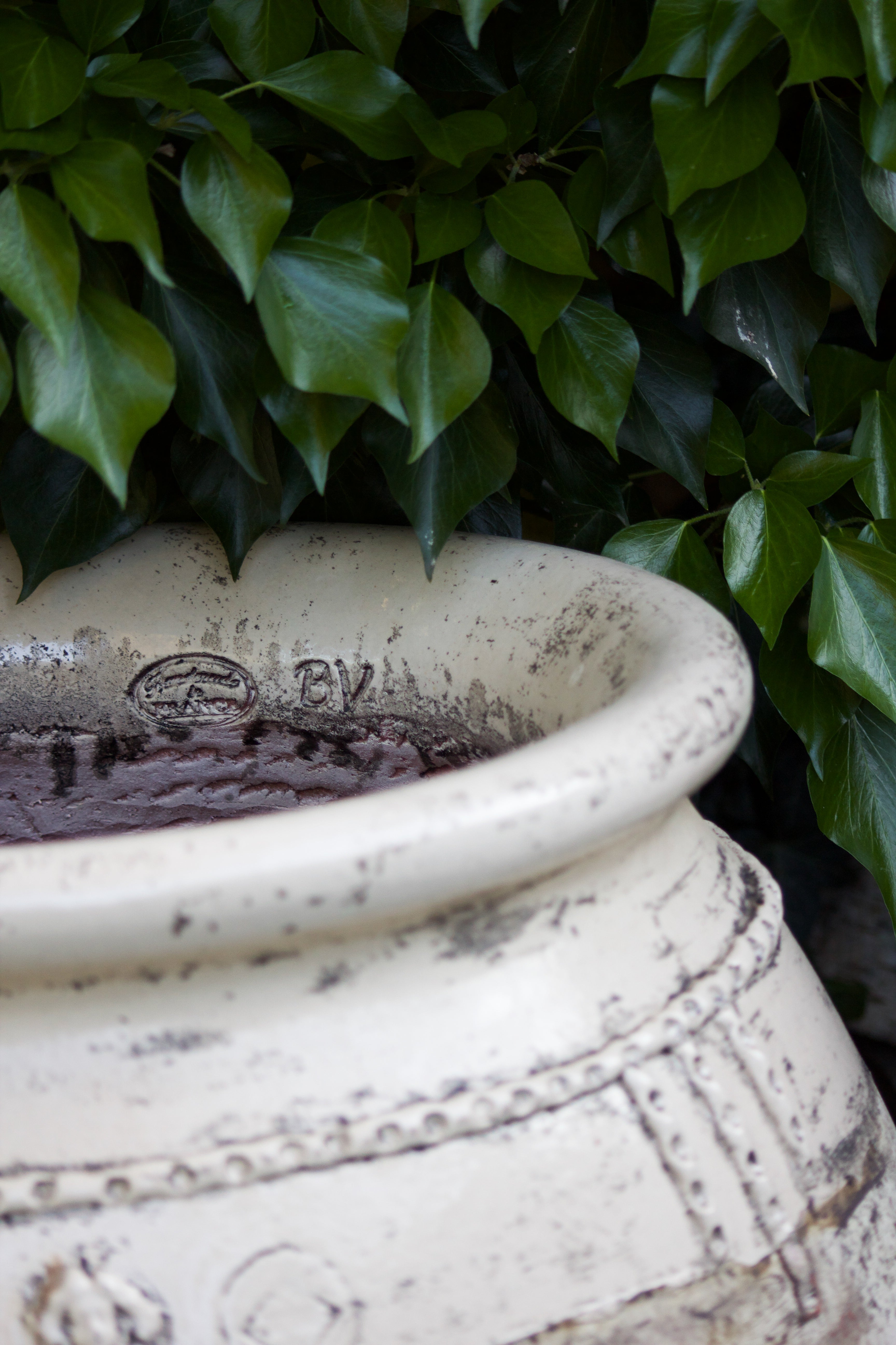 Drope Guirland Jar with Prestige Patina and Ivory Glaze